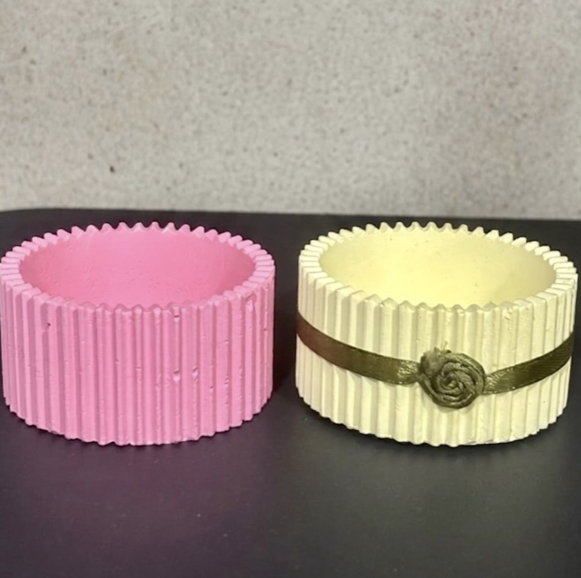 Ribbed Mini Bowl Holder