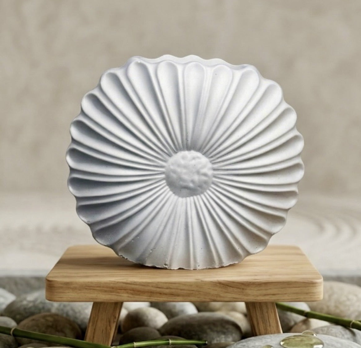 Sunburst Shell Decor vase