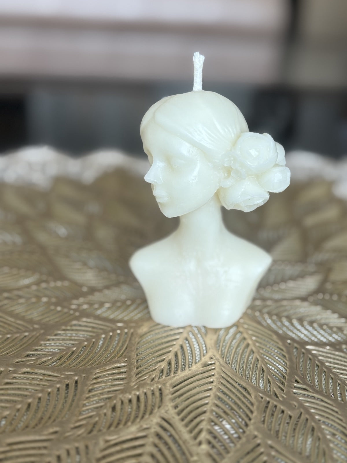 Pearl Muse Bust Candle